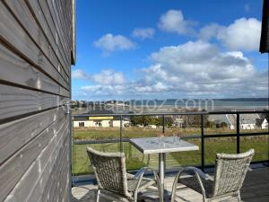 Studio with terrace and superb sea view à Locquirec