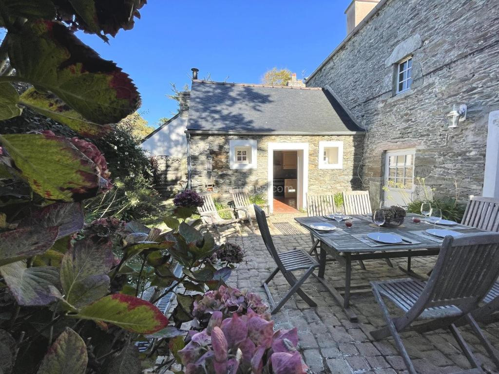 photo de Breton house in Locquirec, near beach