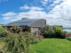 Architectural Villa with Stunning Sea View à Locquirec